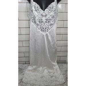 Vanity Fair Womens Sz 34 Full Slip White Lace Bodice Hem Split USA  Romantic